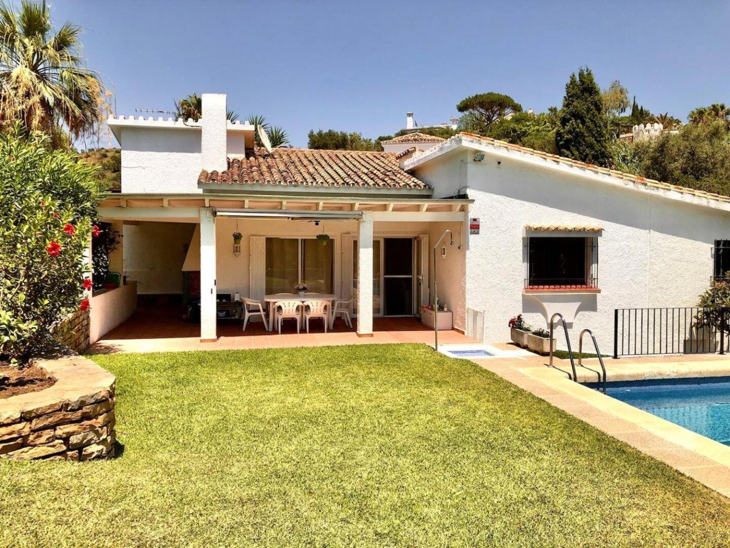 Pass The Keys Con Piscina En