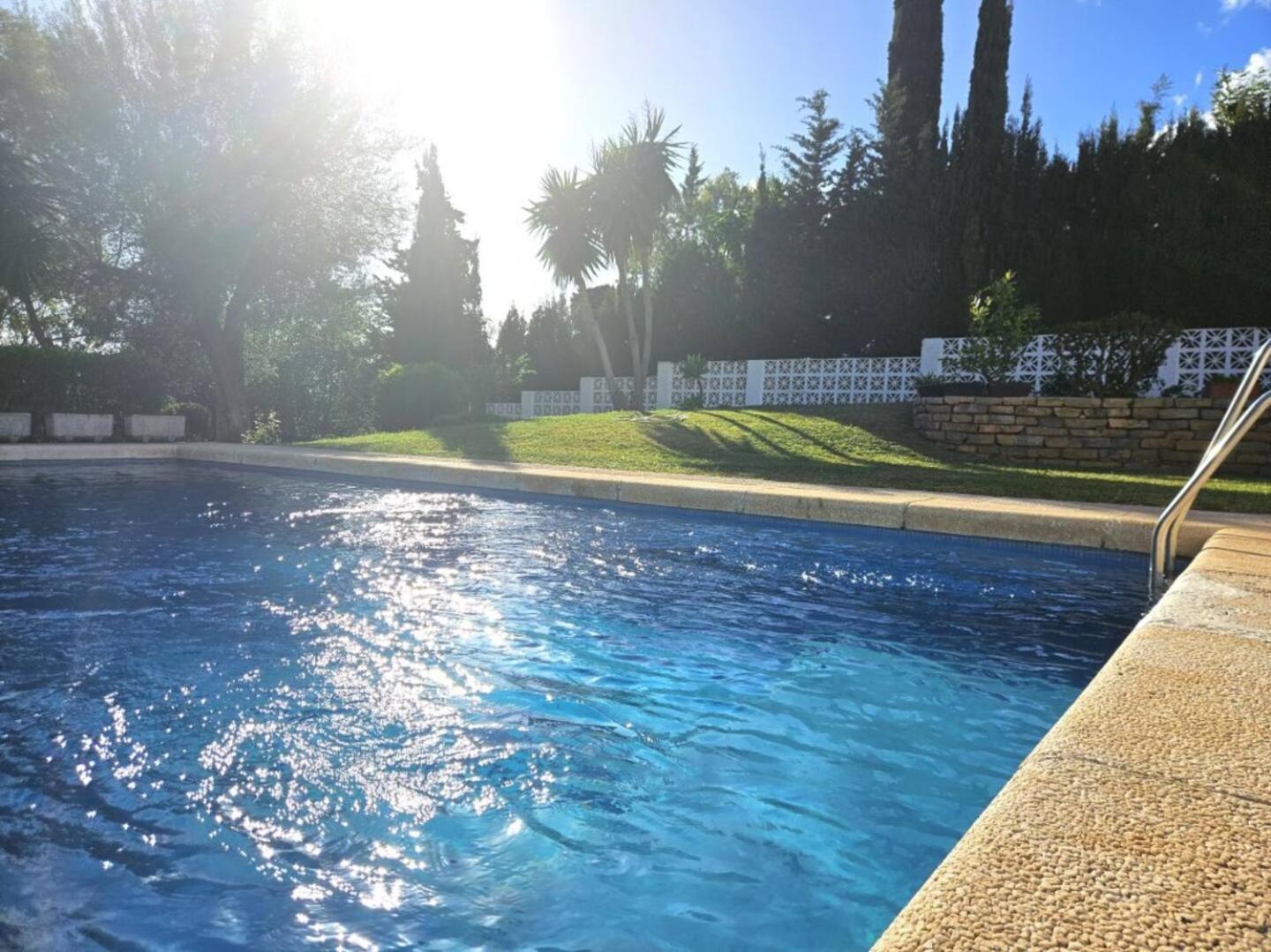 Holiday home Pass The Keys Con Piscina En *