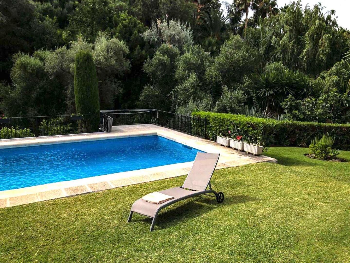 Pass The Keys Con Piscina En * Marbella