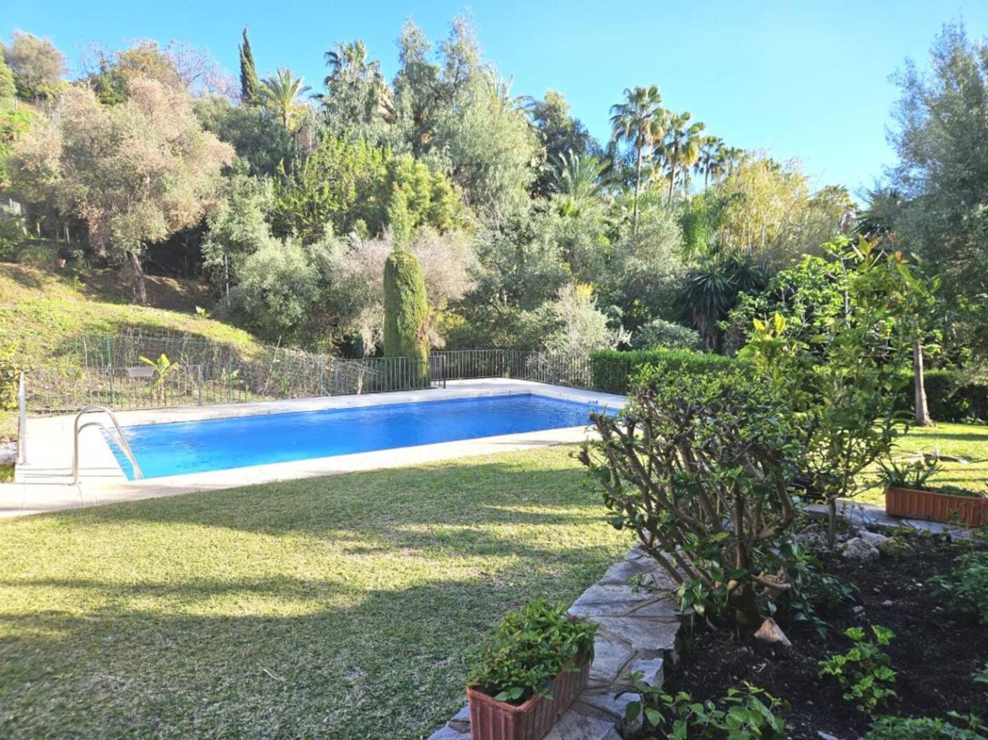 Pass The Keys Con Piscina En Marbella